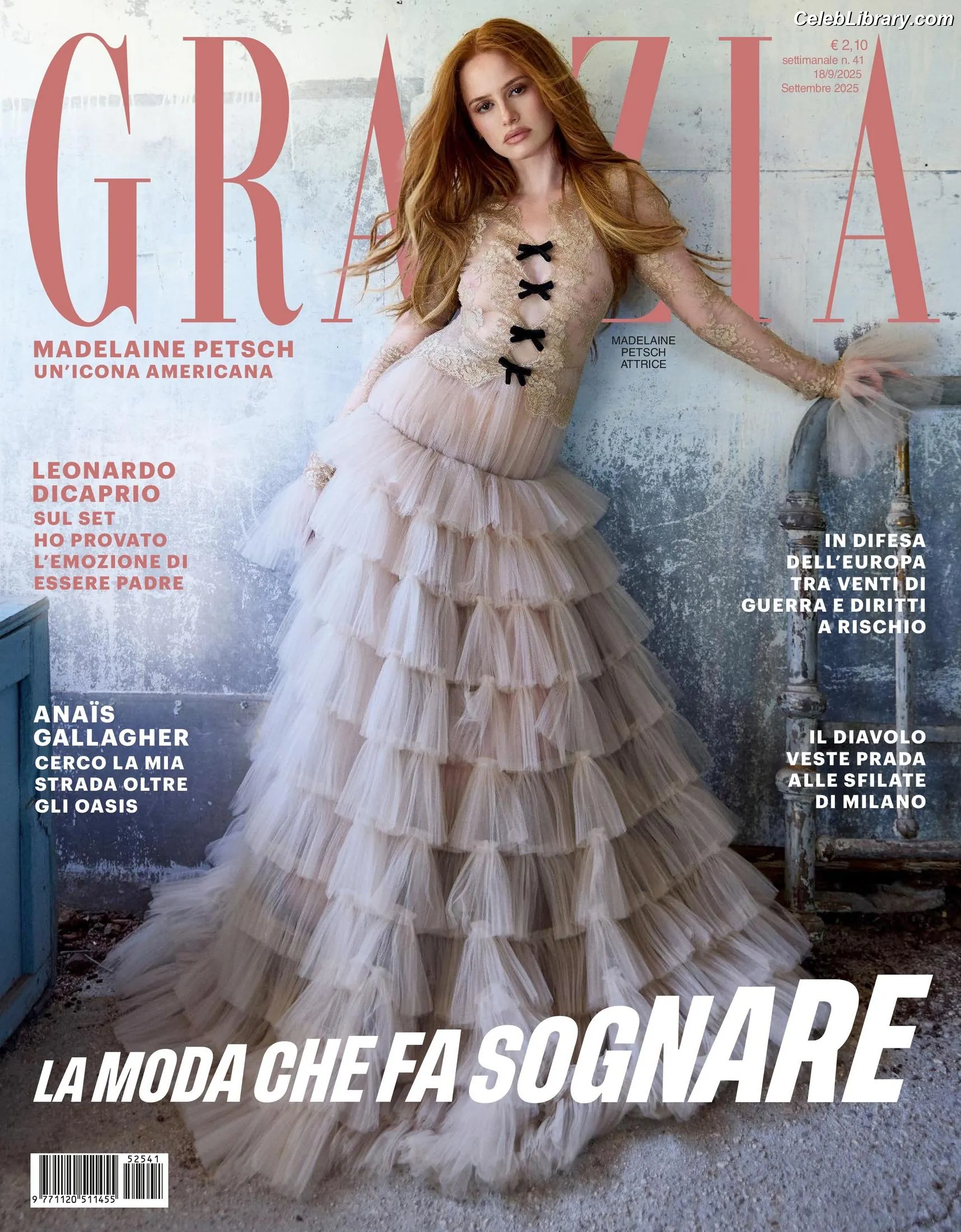 Madelaine Petsch photo 4 of 1789
