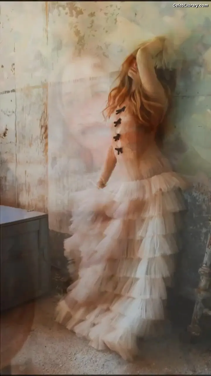 Madelaine Petsch photo 16 of 1789