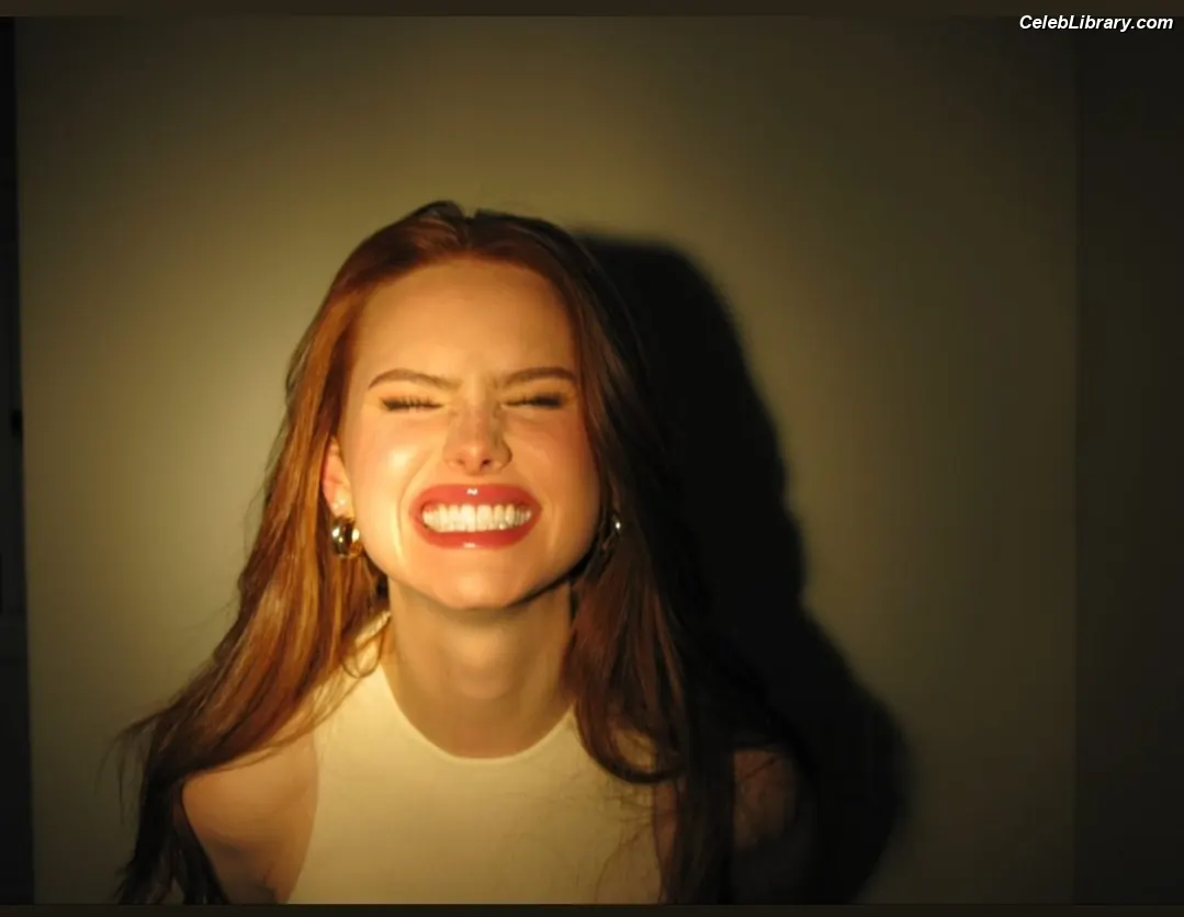 Madelaine Petsch photo 5 of 1789