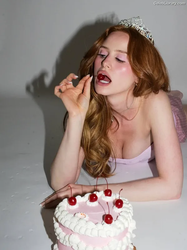 Madelaine Petsch photo 6 of 1780