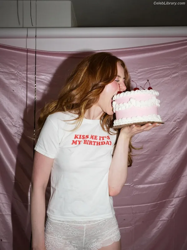 Madelaine Petsch photo 8 of 1780
