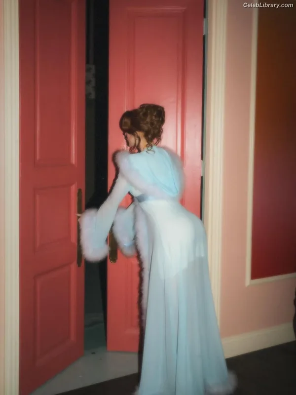 Madelaine Petsch photo 6 of 1780