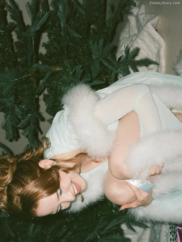 Madelaine Petsch photo 7 of 1780