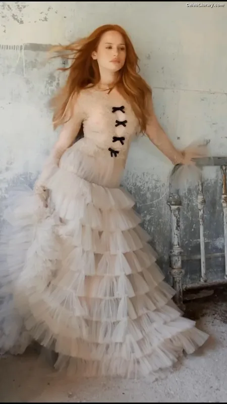 Madelaine Petsch photo 1 of 1780