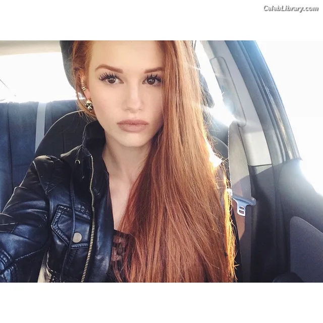 Madelaine Petsch photo 1 of 1780