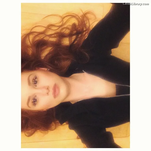 Madelaine Petsch photo 5 of 1780
