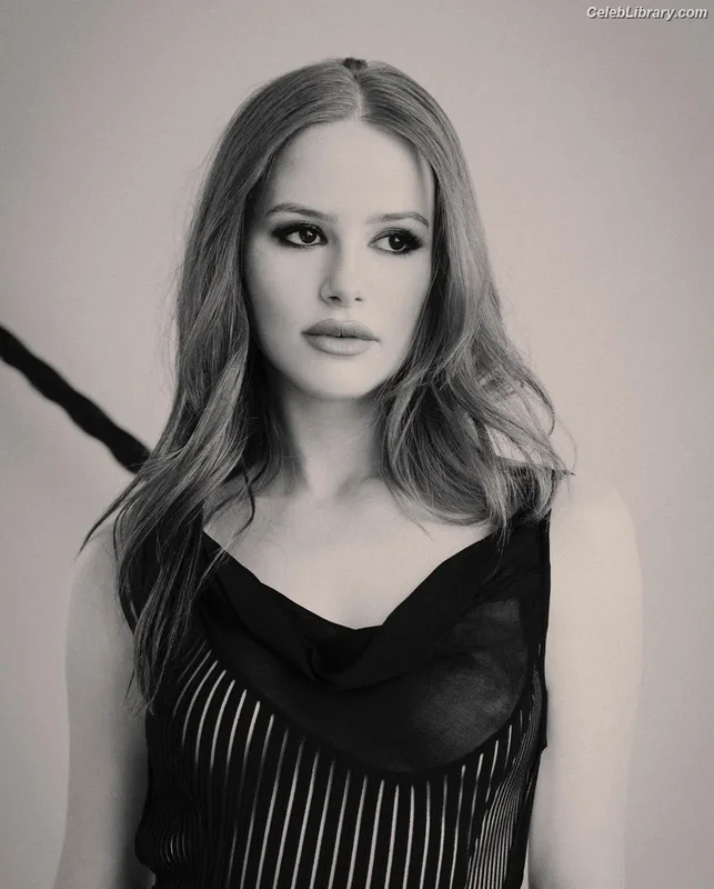 Madelaine Petsch photo 7 of 1780