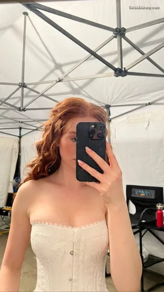Madelaine Petsch photo 4 of 1780