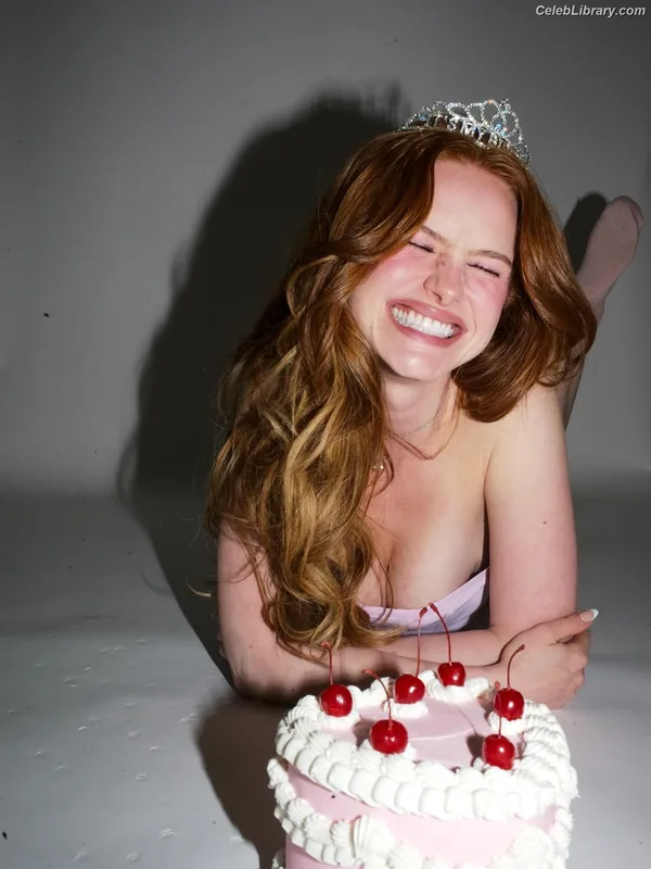 Madelaine Petsch photo 22 of 1780