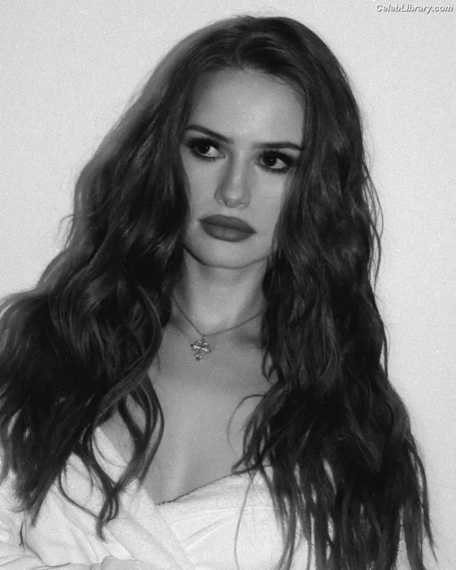 Madelaine Petsch photo 19 of 1780
