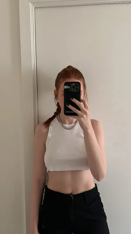 Madelaine Petsch photo 23 of 1780