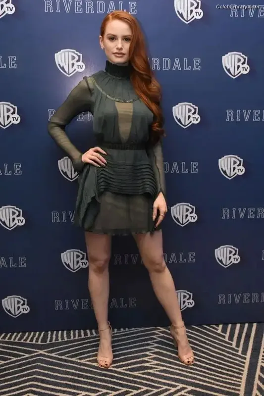 Madelaine Petsch photo 4 of 1780