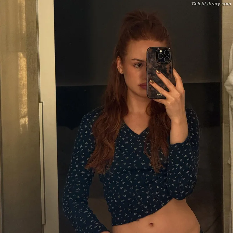Madelaine Petsch photo 3 of 1780