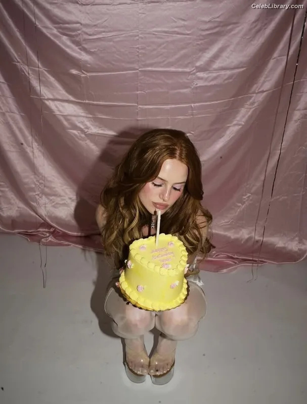 Madelaine Petsch photo 14 of 1780