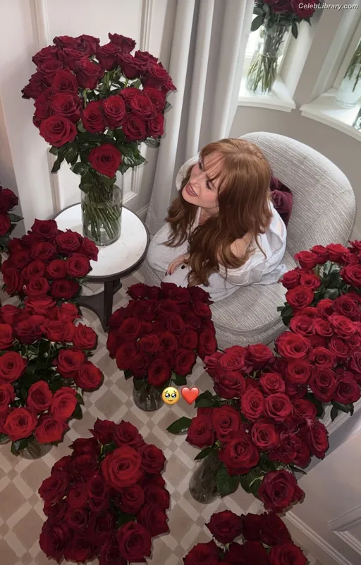 Madelaine Petsch photo 5 of 1780