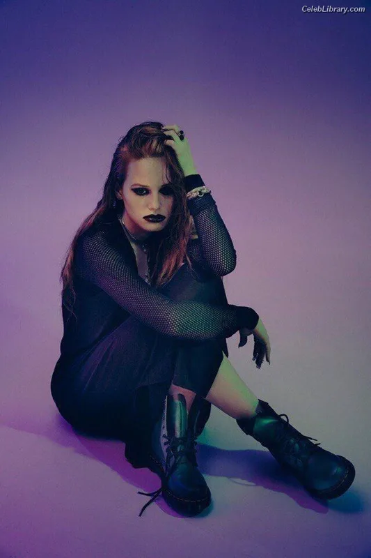Madelaine Petsch photo 1 of 1780