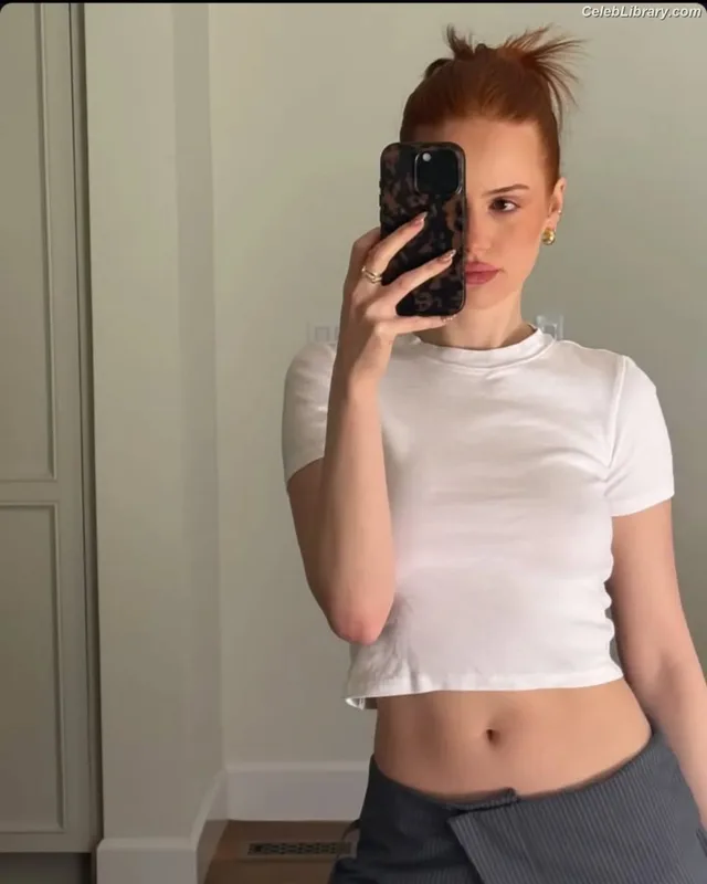 Madelaine Petsch photo 19 of 1780