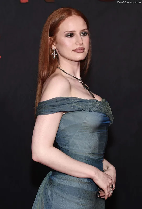 Madelaine Petsch photo 1 of 1780