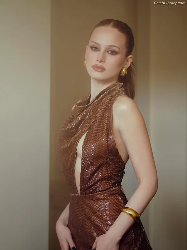 Madelaine Petsch photo 4 of 1780