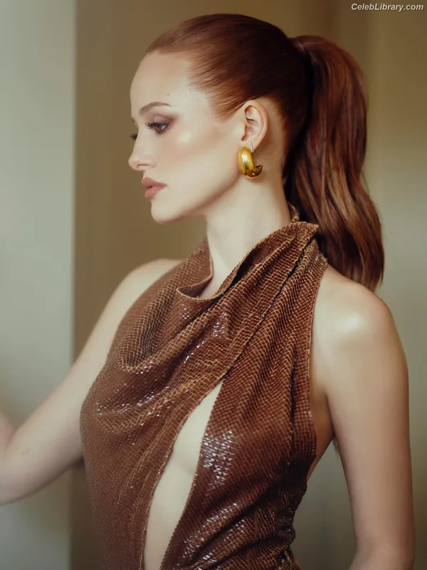 Madelaine Petsch photo 1 of 1780