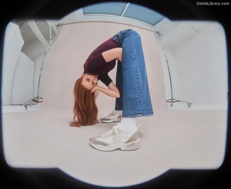 Madelaine Petsch photo 5 of 1780