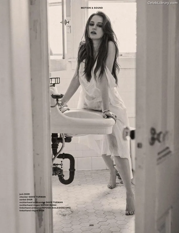 Madelaine Petsch photo 11 of 1780