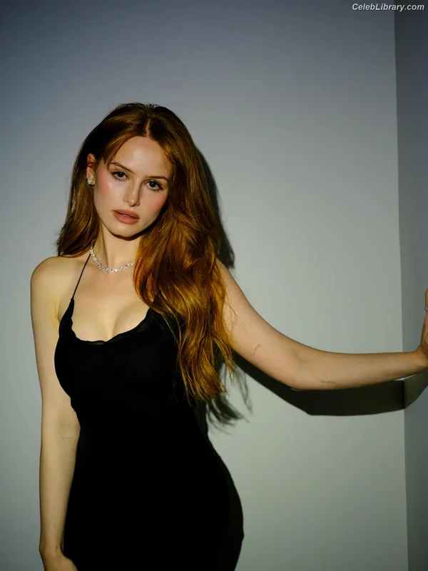Madelaine Petsch photo 23 of 1780