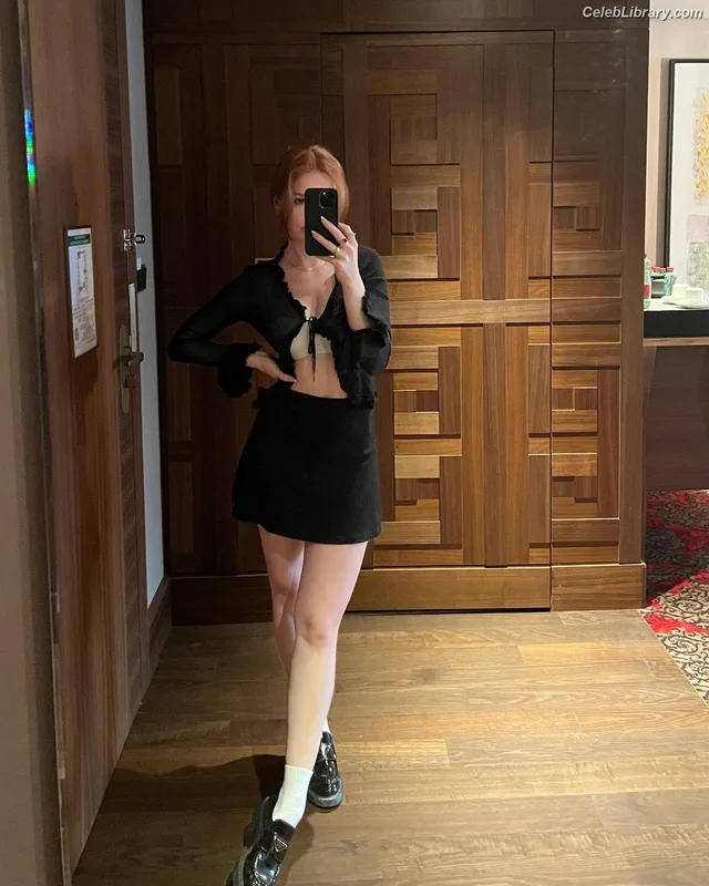 Madelaine Petsch photo 15 of 1780