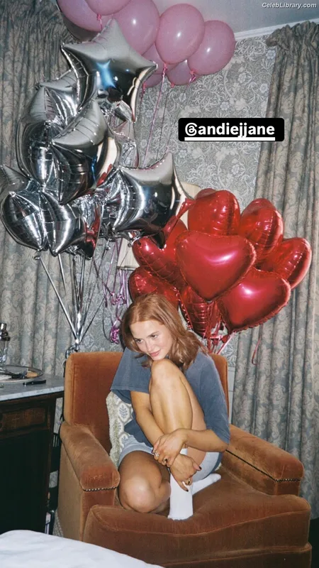 Madelaine Petsch photo 22 of 1780