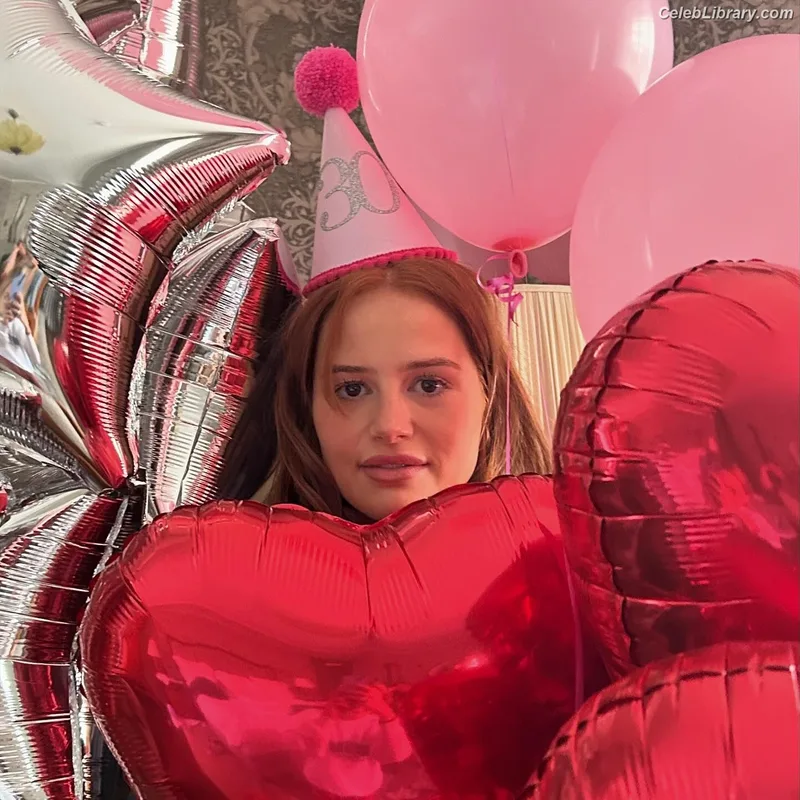 Madelaine Petsch photo 1 of 1780