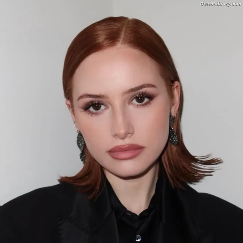 Madelaine Petsch photo 3 of 1780