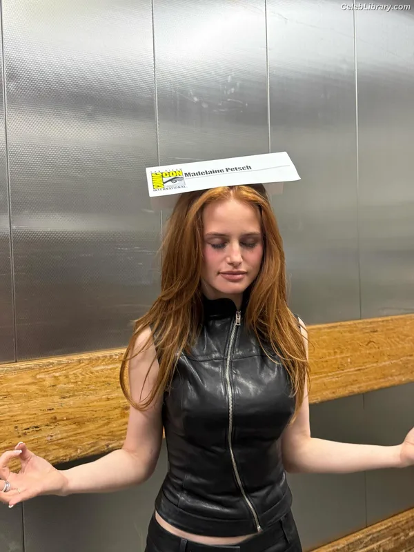 Madelaine Petsch photo 4 of 1780