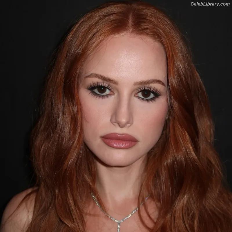 Madelaine Petsch photo 4 of 1780