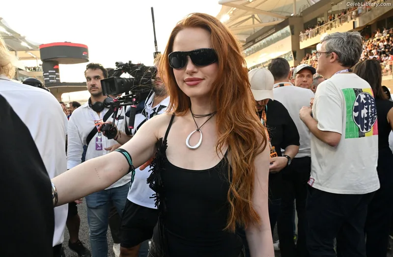 Madelaine Petsch photo 6 of 1780