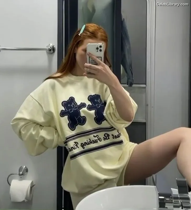 Madelaine Petsch photo 14 of 1780
