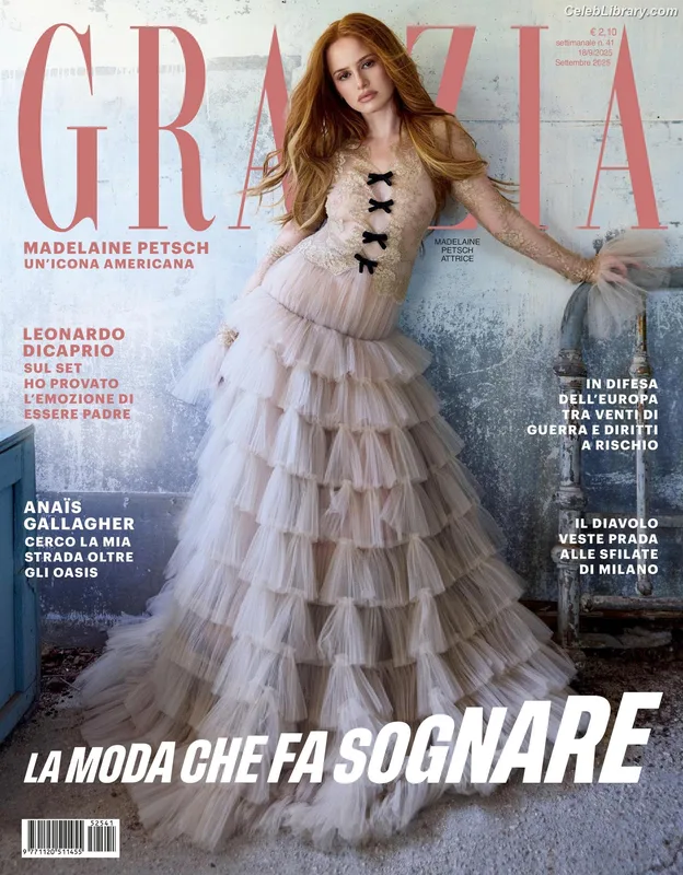 Madelaine Petsch photo 20 of 1780