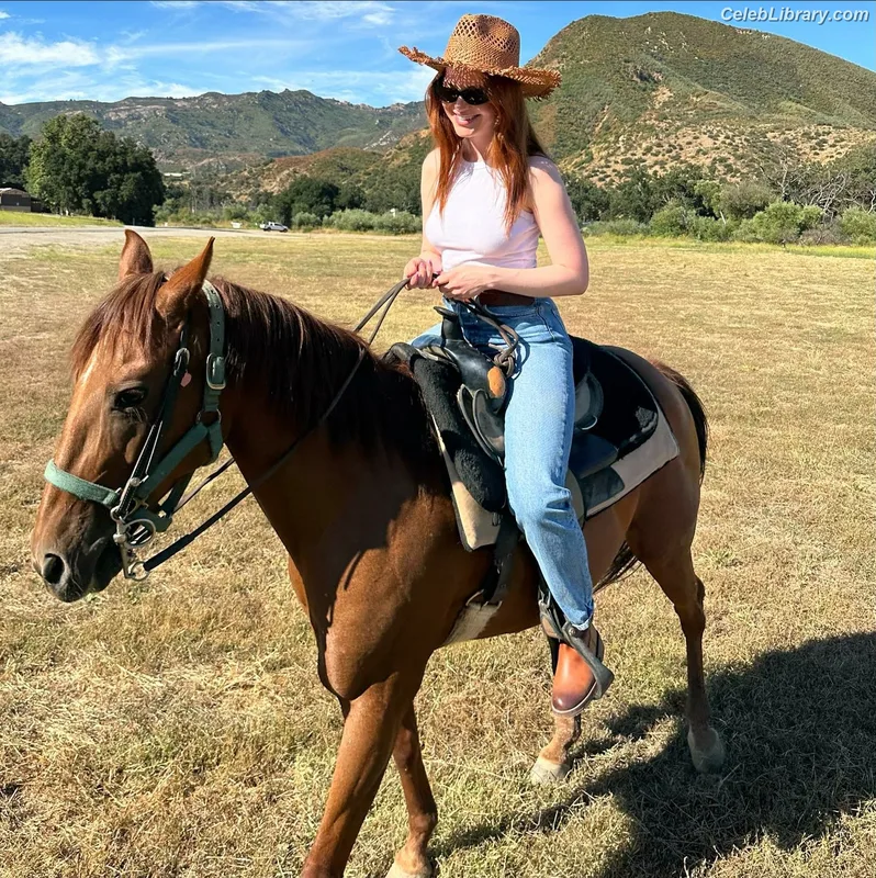 Madelaine Petsch photo 15 of 1780