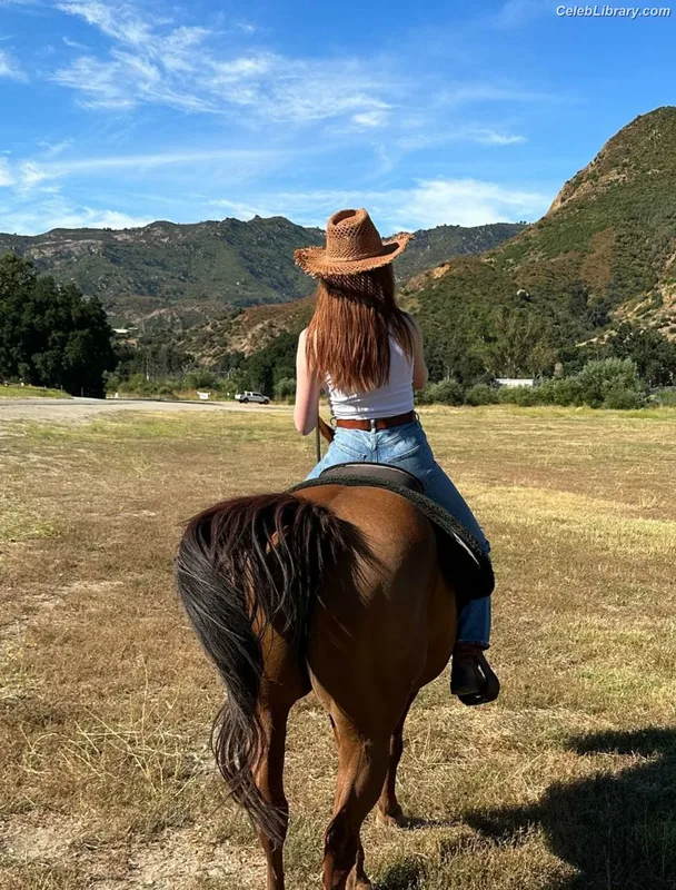 Madelaine Petsch photo 19 of 1780