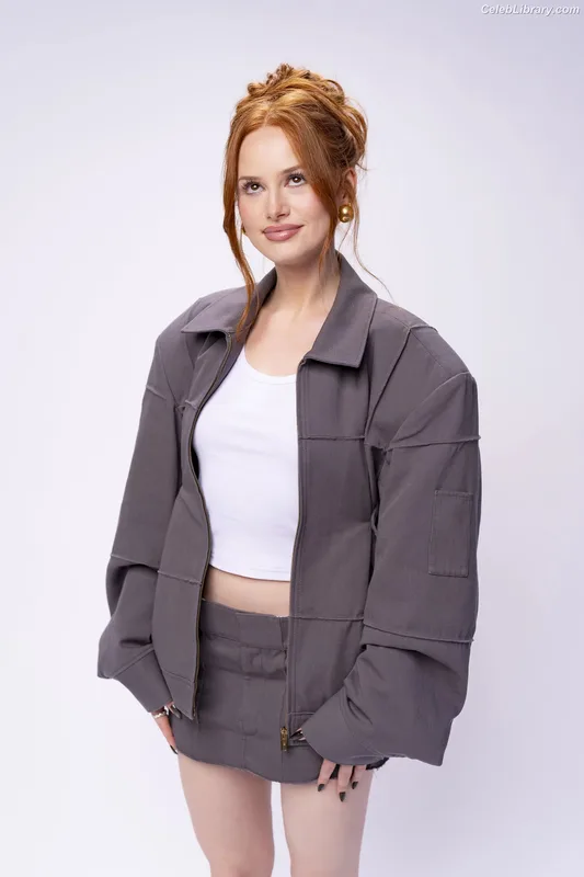Madelaine Petsch photo 1 of 1780
