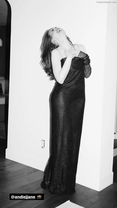 Madelaine Petsch photo 10 of 1780