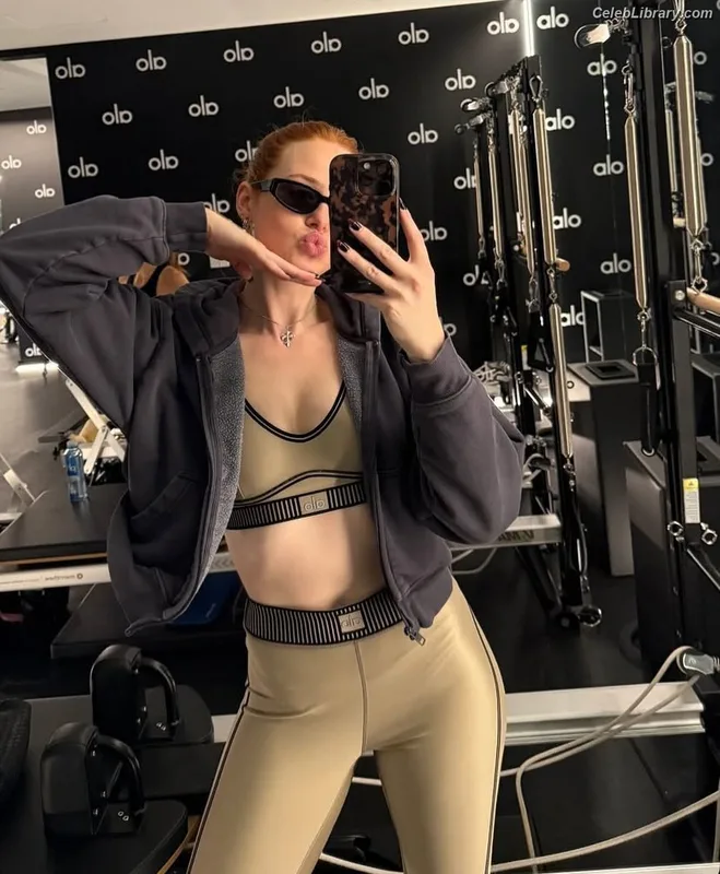 Madelaine Petsch photo 1 of 1780