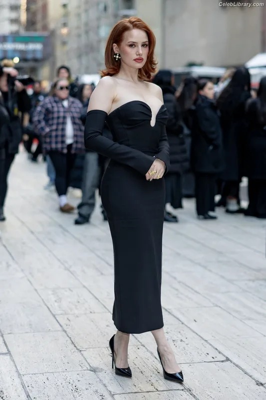 Madelaine Petsch photo 6 of 1780