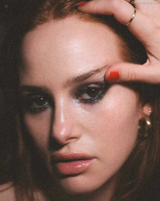 Madelaine Petsch photo 23 of 1780