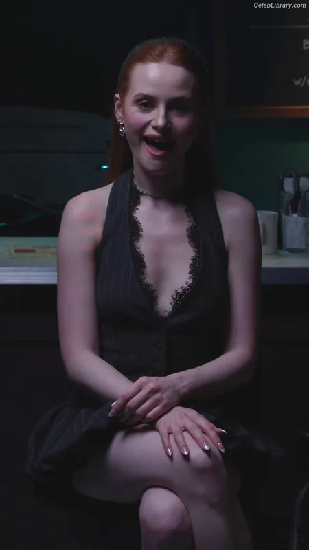 Madelaine Petsch photo 1 of 1780