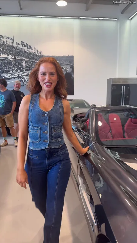 Madelaine Petsch photo 4 of 1780