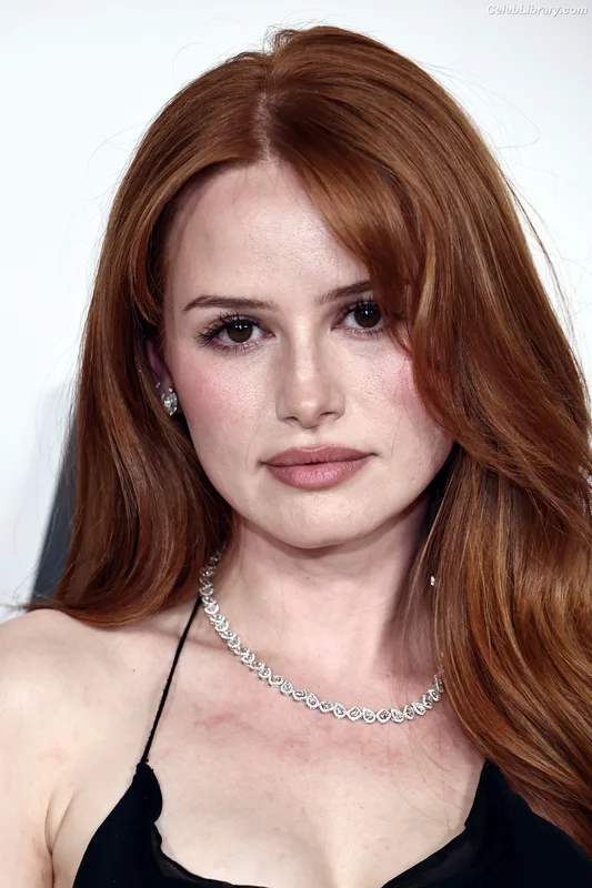 Madelaine Petsch photo 17 of 1780