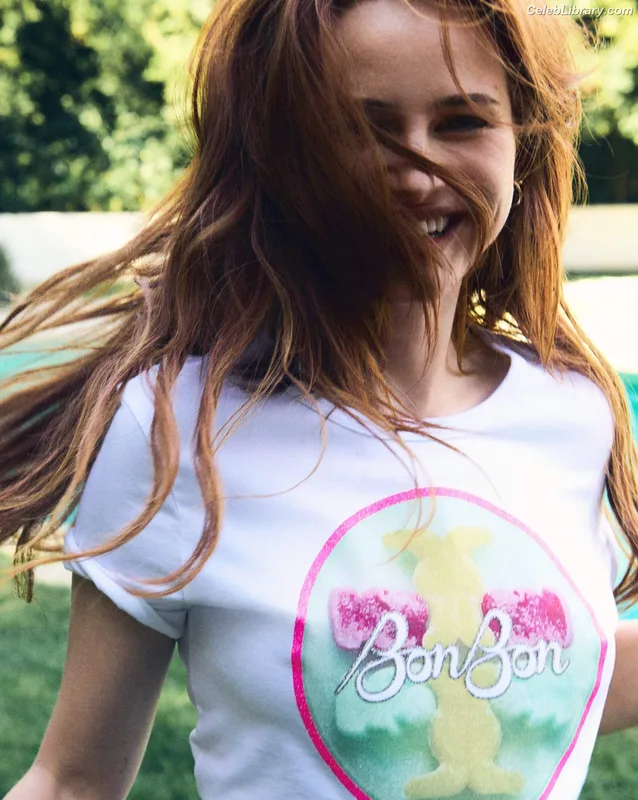 Madelaine Petsch photo 19 of 1780