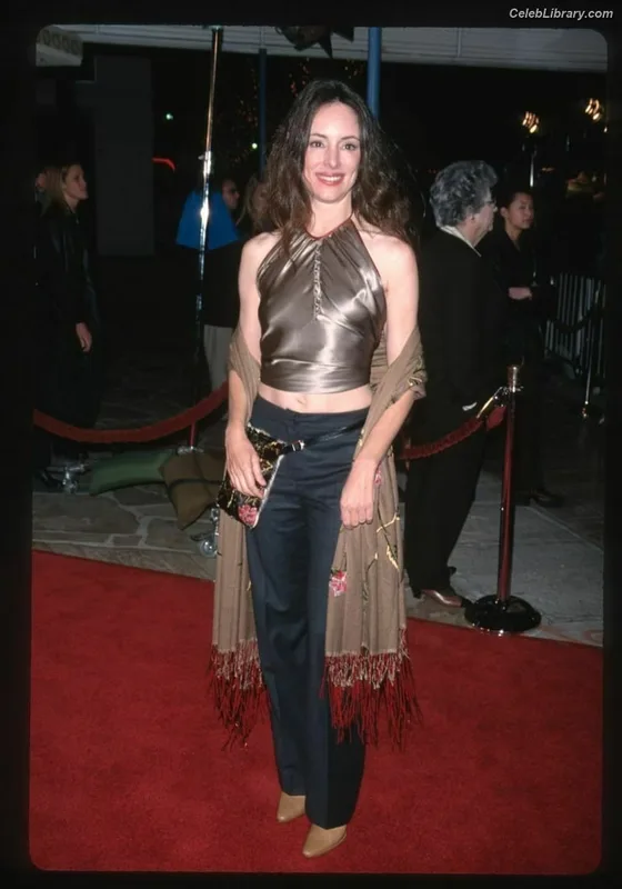 Madeleine Stowe photo 5 of 38
