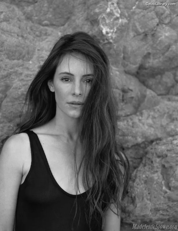 Madeleine Stowe photo 10 of 38