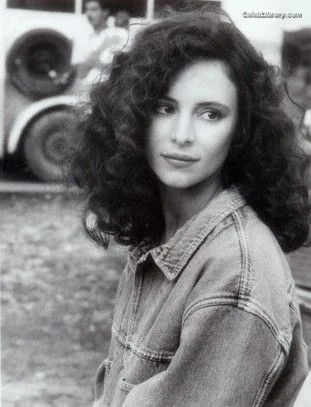 Madeleine Stowe photo 20 of 38